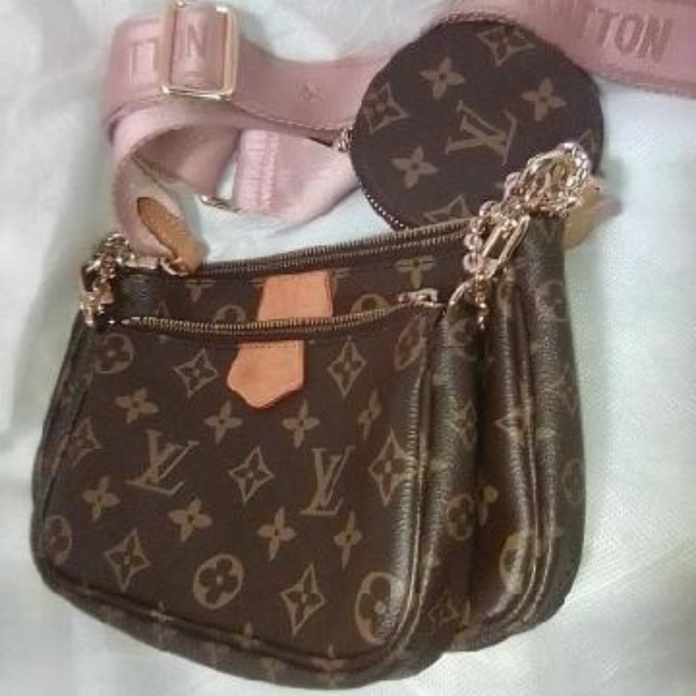 Louis Vuitton Pochette in pink